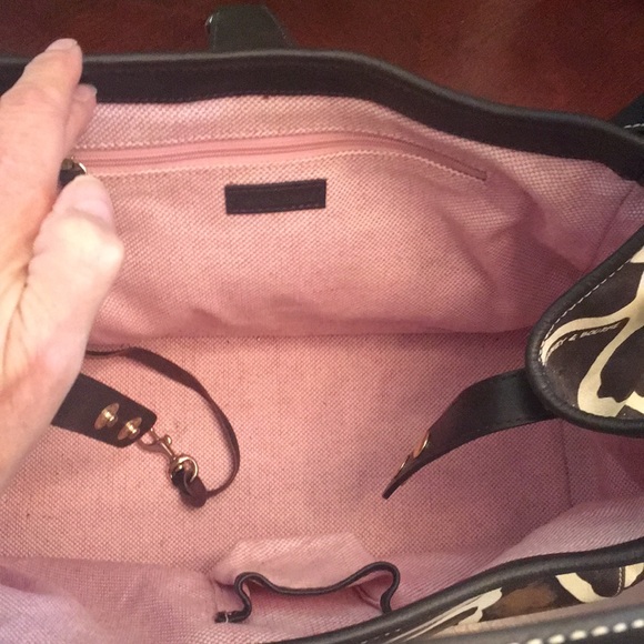 Dooney & Bourke Leather Lock Logo  Lg/Giraffe - Picture 10 of 16